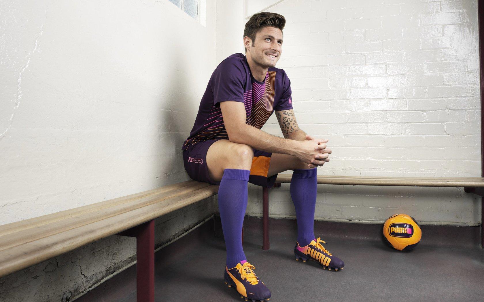 新7号致敬旧7号，红黑军团找回幸运数字